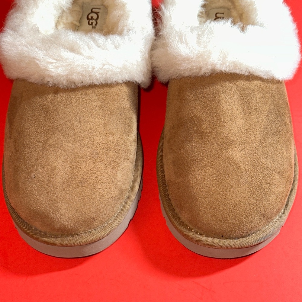 UGG Womens 7 Nita Suede Sheepskin Slip-On Slippers Chestnut Water Resistant FLAW - Picture 2 of 10